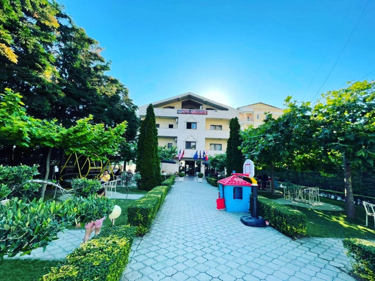 Hotel Ambasador Garden Lezhë Esterno foto